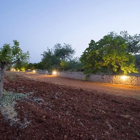 Cama Вилла Santa Gertrudis (Ibiza)